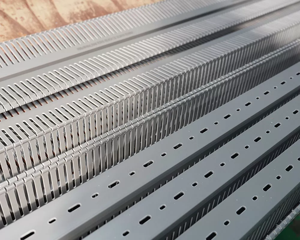 ডিস্ট্রিবিউশন ক্যাবিনেটের ভিতরে থাকা পিভিসি ফ্লেম-রিটার্ড্যান্ট কেবল ট্রেটির তাপমাত্রা প্রতিরোধের পরিসর কত?